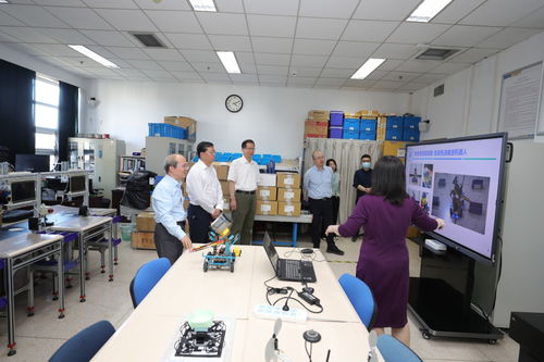 校長(zhǎng)邱勇調(diào)研工業(yè)工程系