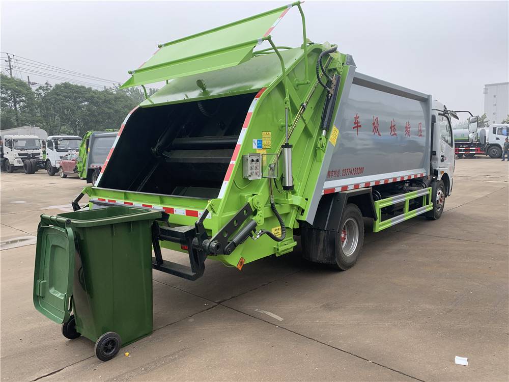 湖南衡陽天錦壓縮式垃圾分類車 14方壓縮式垃圾車價(jià)格解析與廠家油罐車對(duì)比